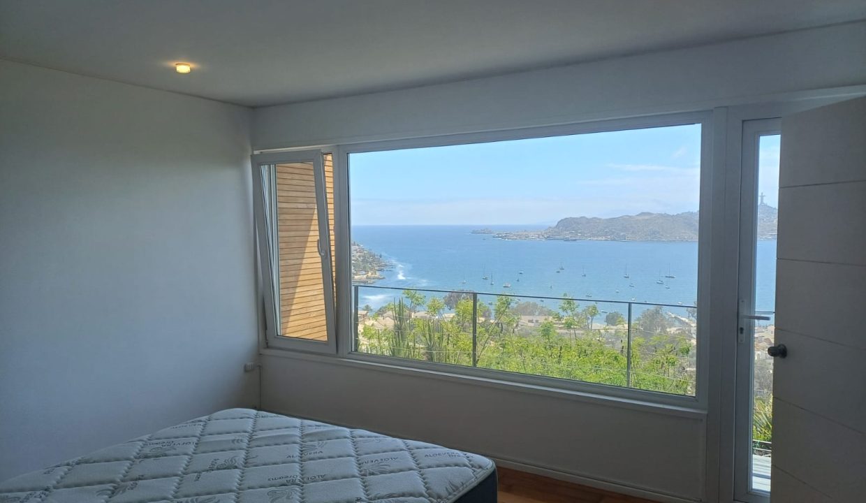 ab6810cf-df0f-4c76-aacc-94434ef7c292