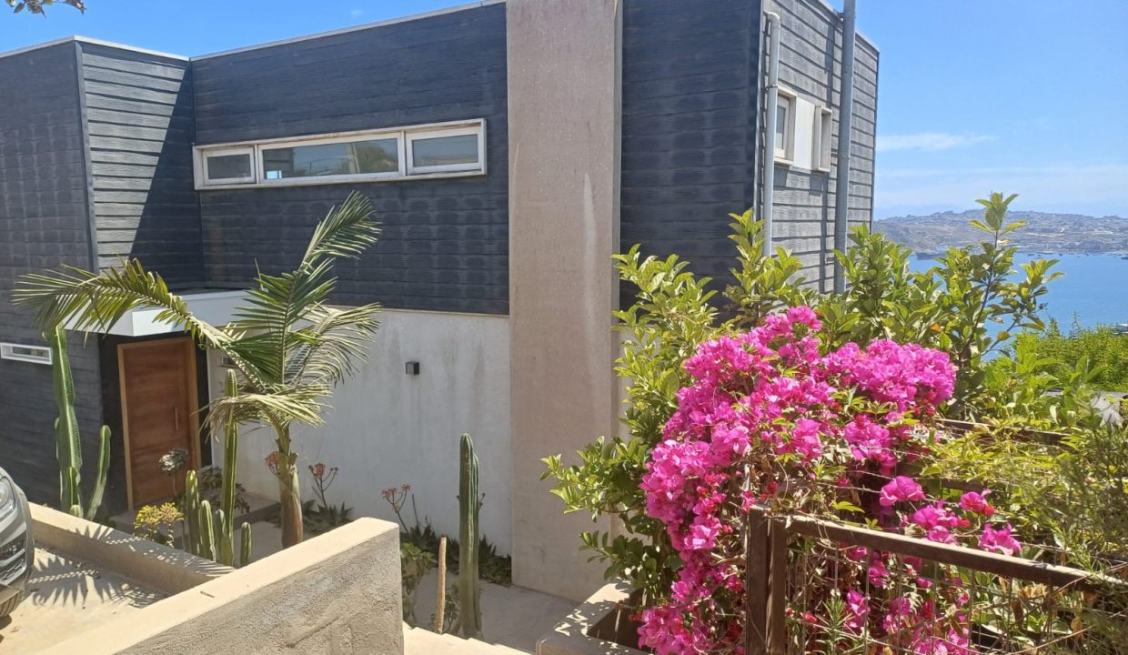 e274f3c5-5226-450c-8acb-4bb76a2627b8